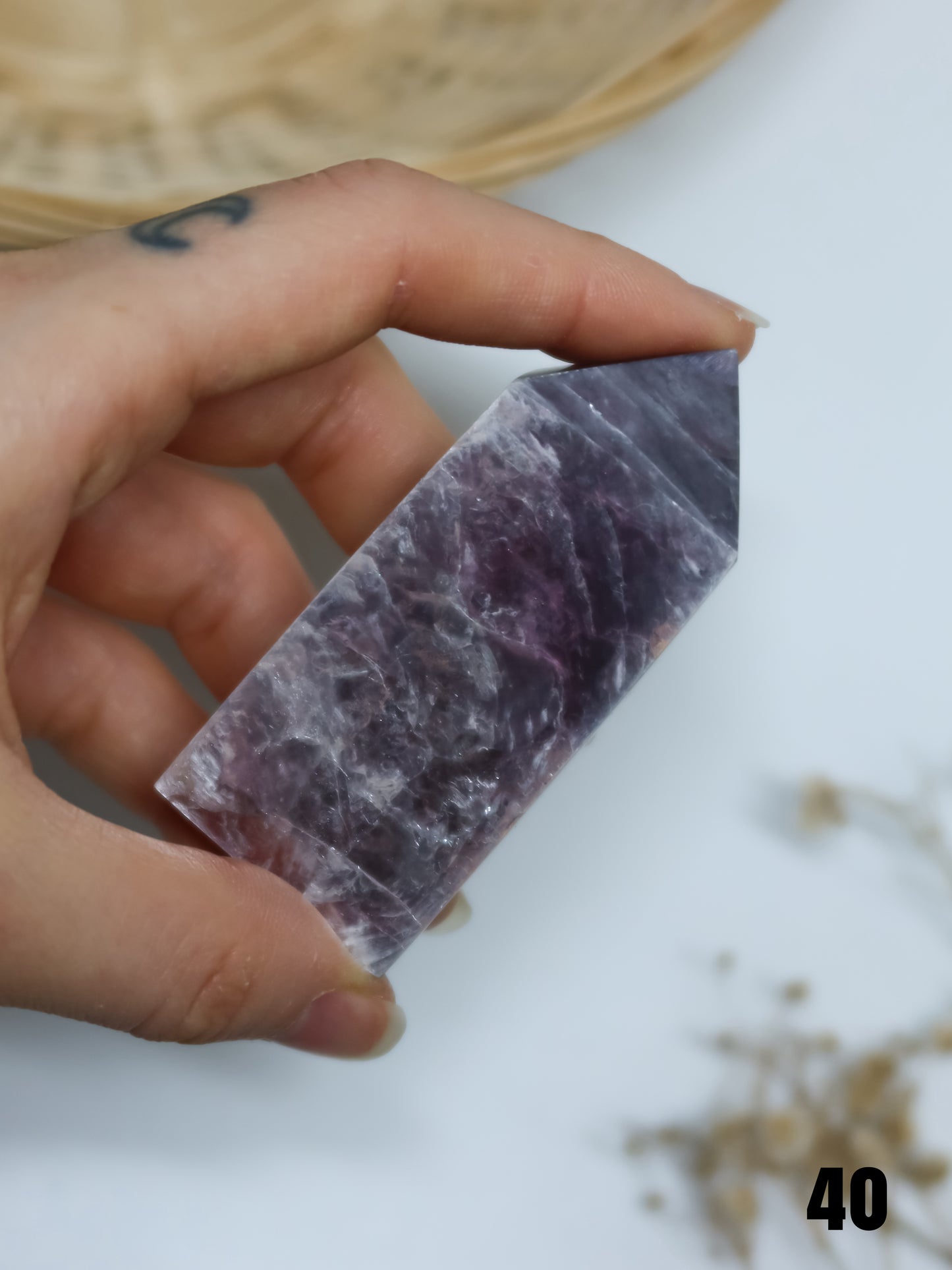 Obelisco in Lepidolite Mica