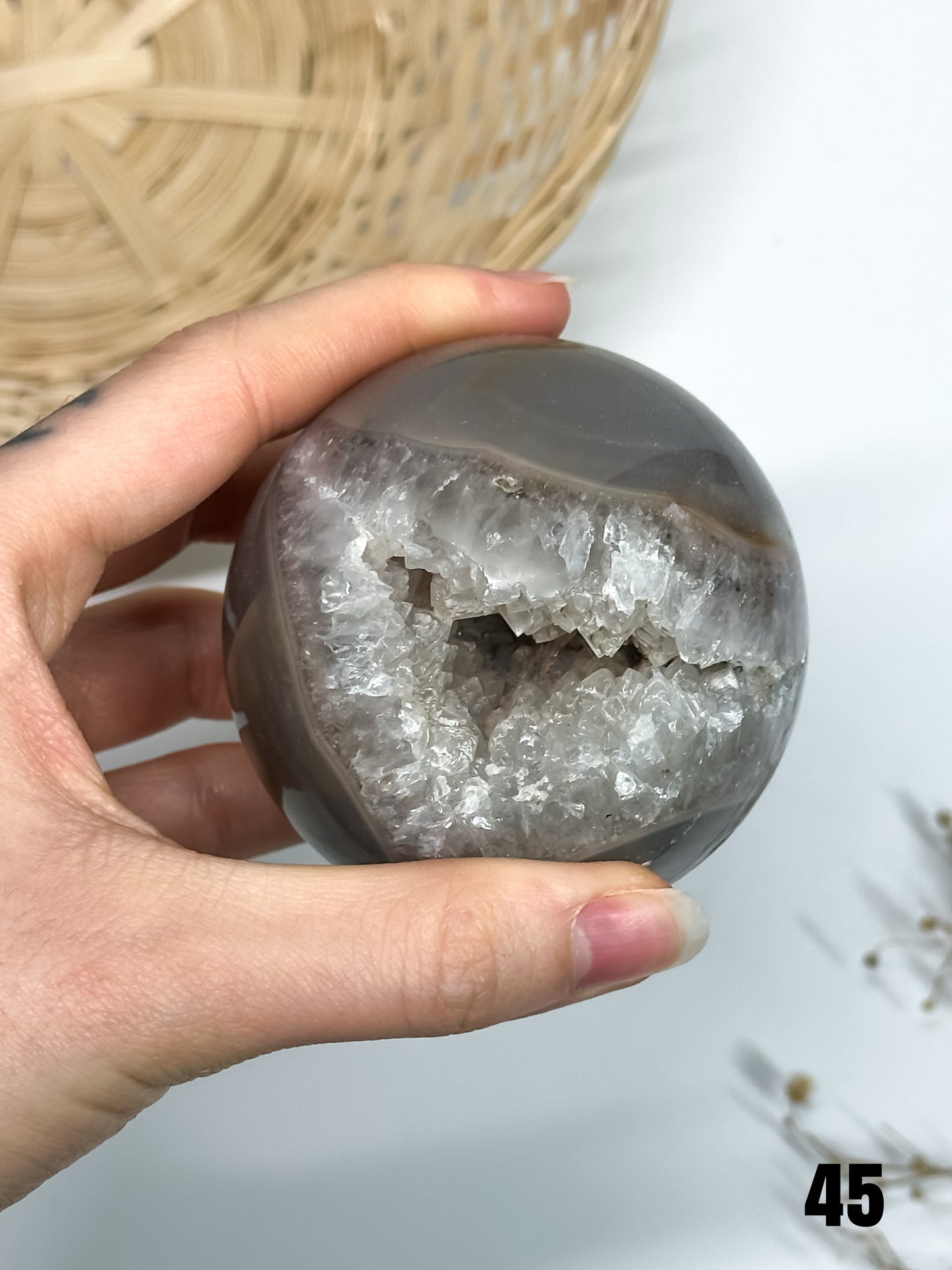 Sfera in Agata con Drusa