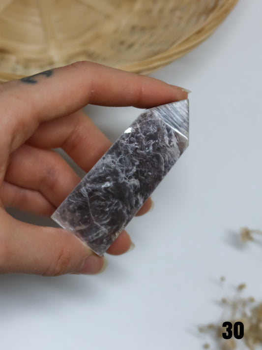 Obelisco in Lepidolite Mica