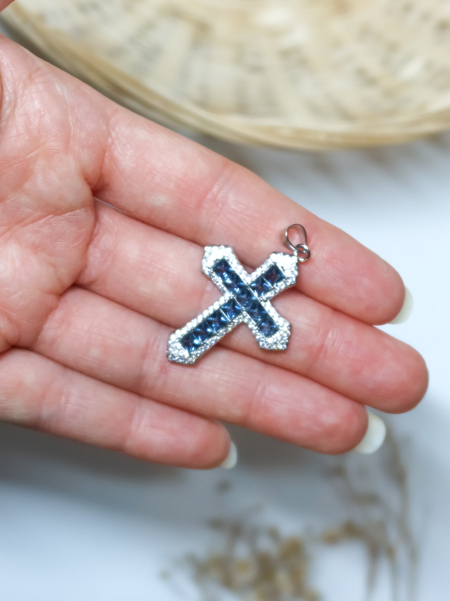 Ciondolo in Topazio Blu a Croce