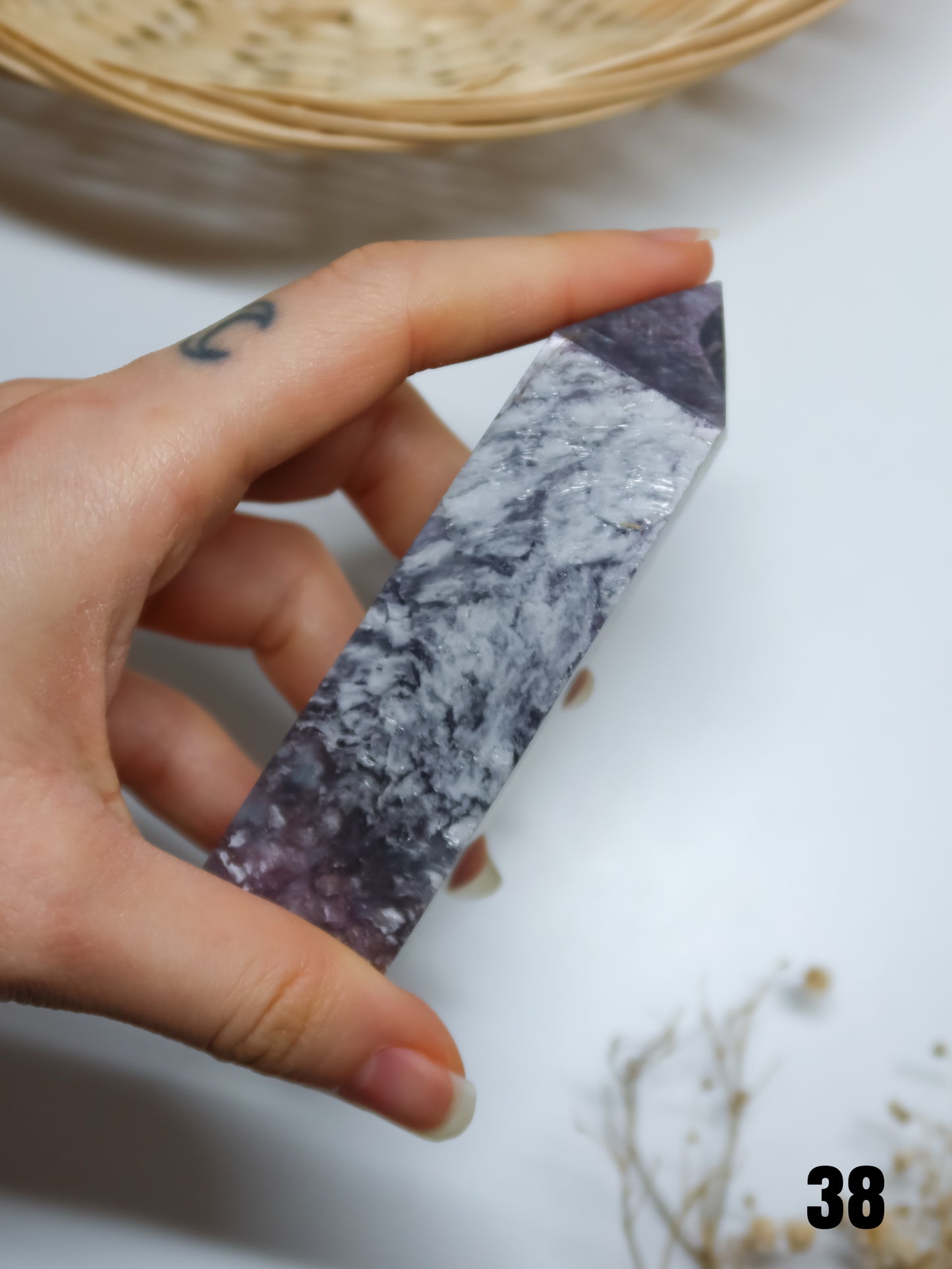 Obelisco in Lepidolite Mica