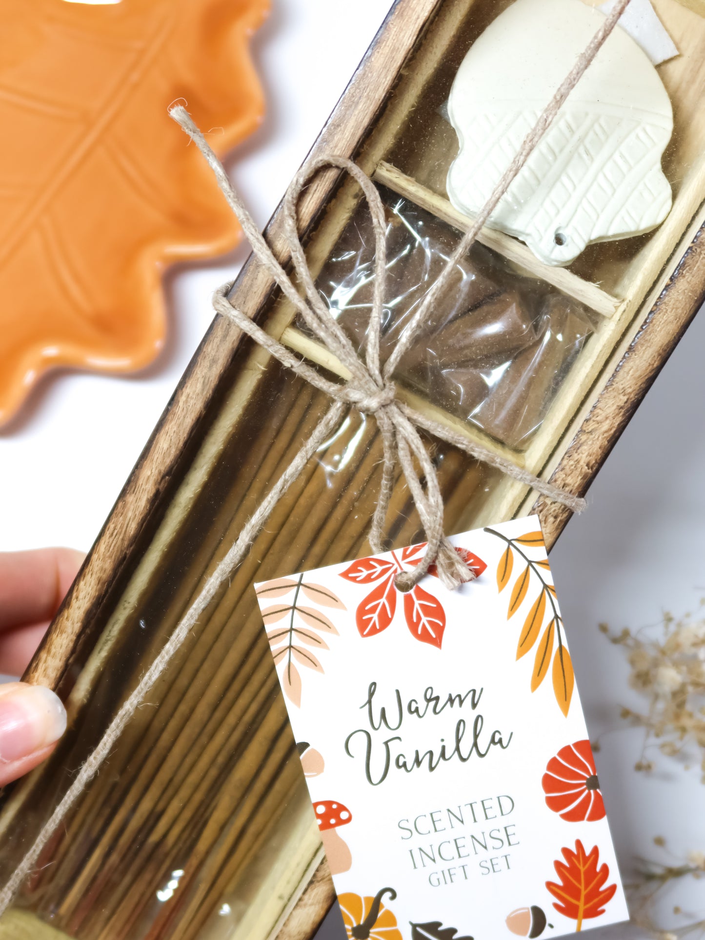 Warm Vanilla - Set di Bastoncini e Coni di incenso Autunnale con Brucia Incensi