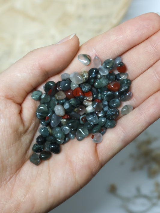 Chips in Eliotropio (Diaspro Sanguigno Seftonite, Bloodstone, 30gr)