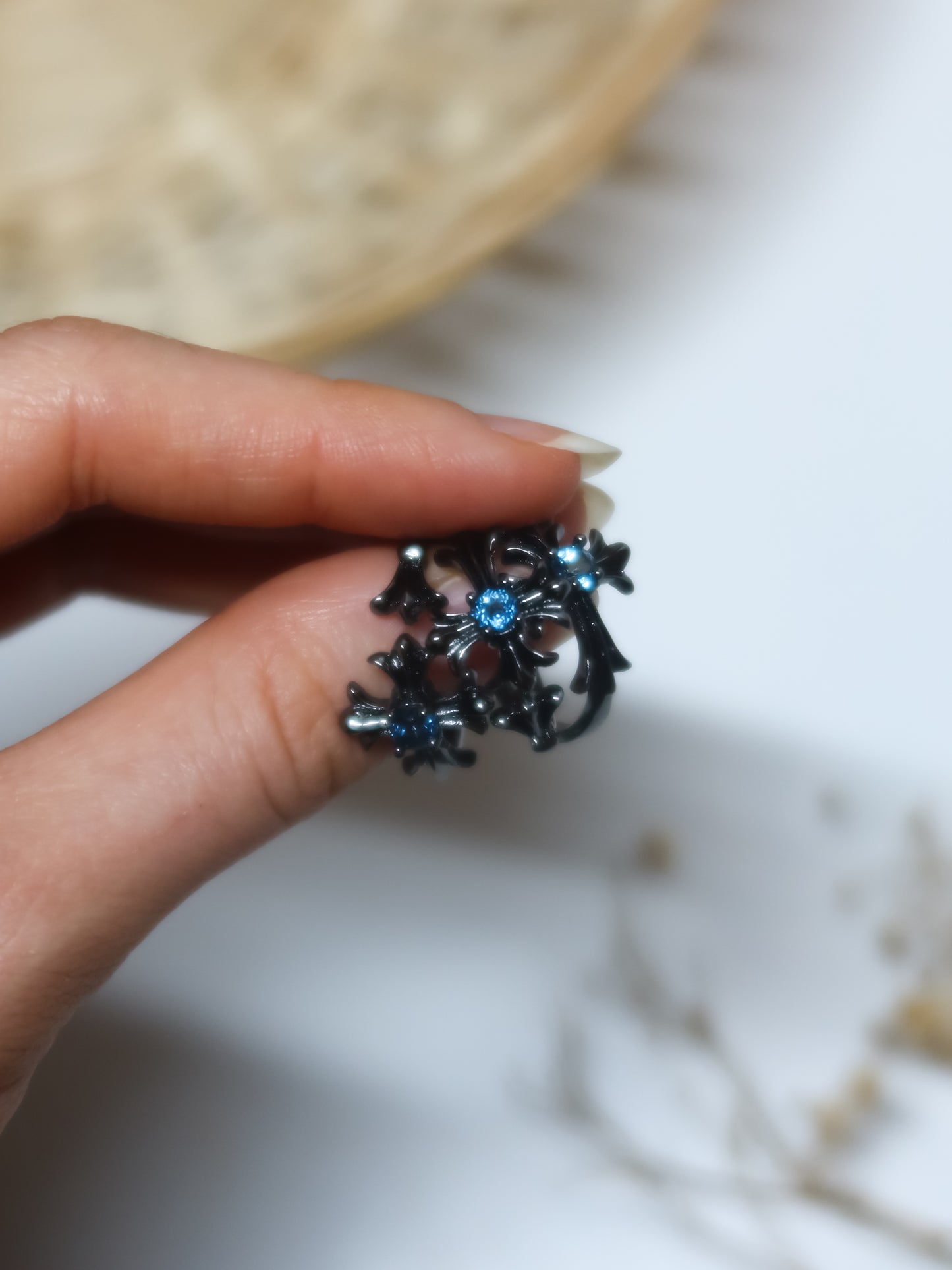 Anello in Topazio Blu a Croce