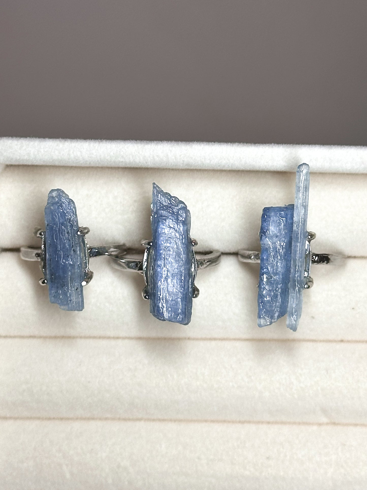 ANELLO IN CIANITE BLU