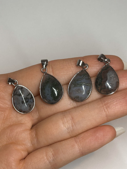 CIONDOLO IN AGATA MUSCHIATA