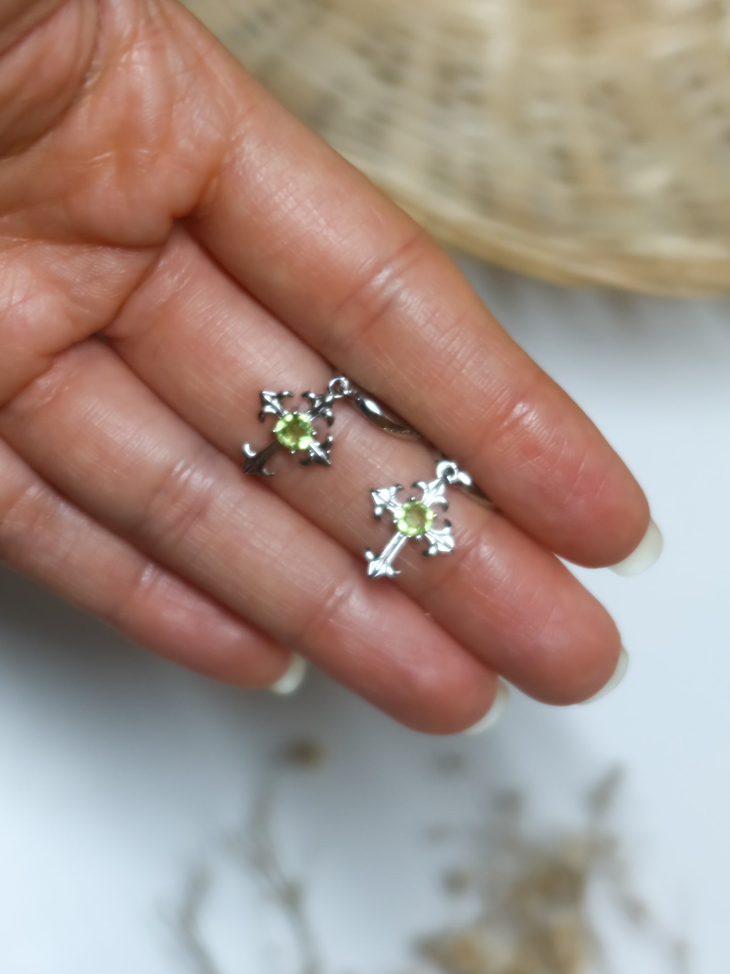 Orecchini in Peridoto (Olivina) a Croce