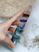 Carica l&#39;immagine nel visualizzatore di Gallery, Torre in Fluorite Arcobaleno
