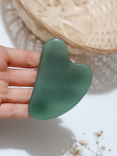 Carica l&#39;immagine nel visualizzatore di Gallery, Gua Sha in Avventurina Verde
