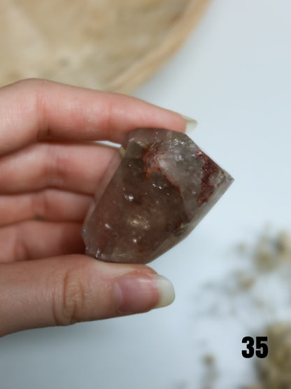 Freeform in Quarzo Red Amphibole (Angel Phantom)
