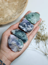 Carica l&#39;immagine nel visualizzatore di Gallery, Fluorite Grezza
