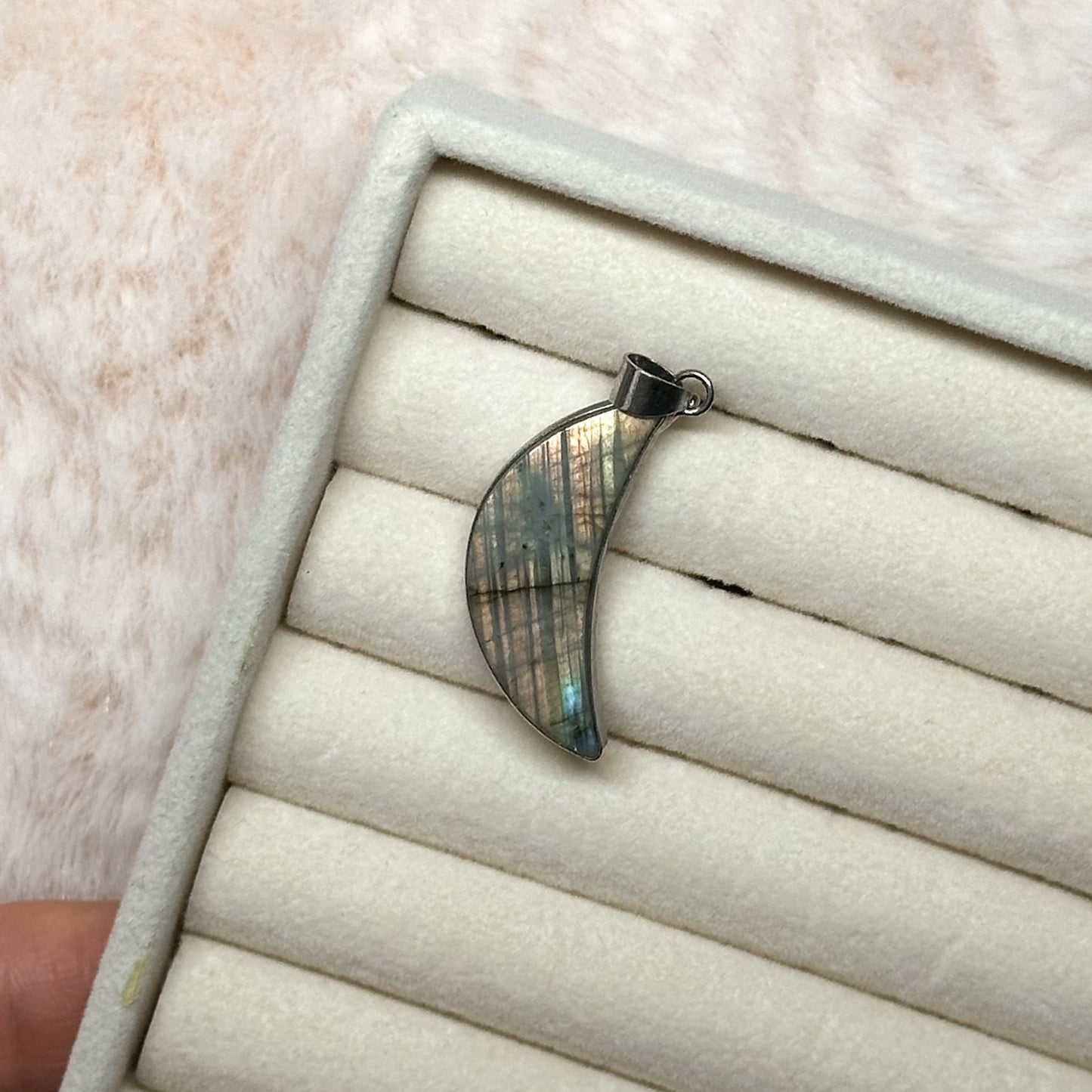 CIONDOLO LUNARIA IN LABRADORITE