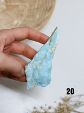 Carica l&#39;immagine nel visualizzatore di Gallery, Specimen in Aragonite Blu
