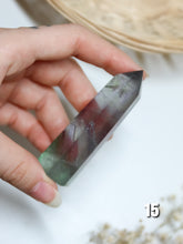 Carica l&#39;immagine nel visualizzatore di Gallery, Torre in Fluorite
