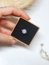 Carica l&#39;immagine nel visualizzatore di Gallery, Anello in Labradorite Bianca
