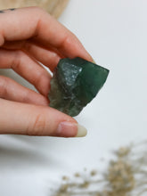 Carica l&#39;immagine nel visualizzatore di Gallery, Fluorite Verde Cubica
