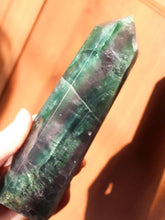 Carica l&#39;immagine nel visualizzatore di Gallery, Torre in Fluorite
