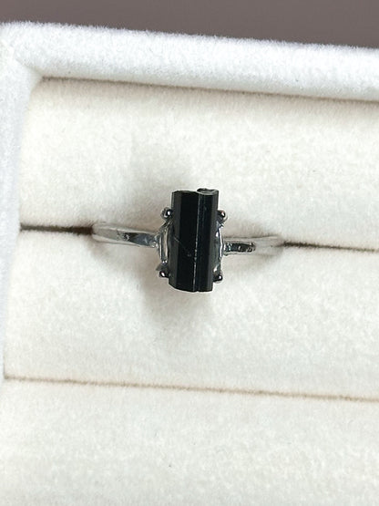 ANELLO IN TORMALINA NERA