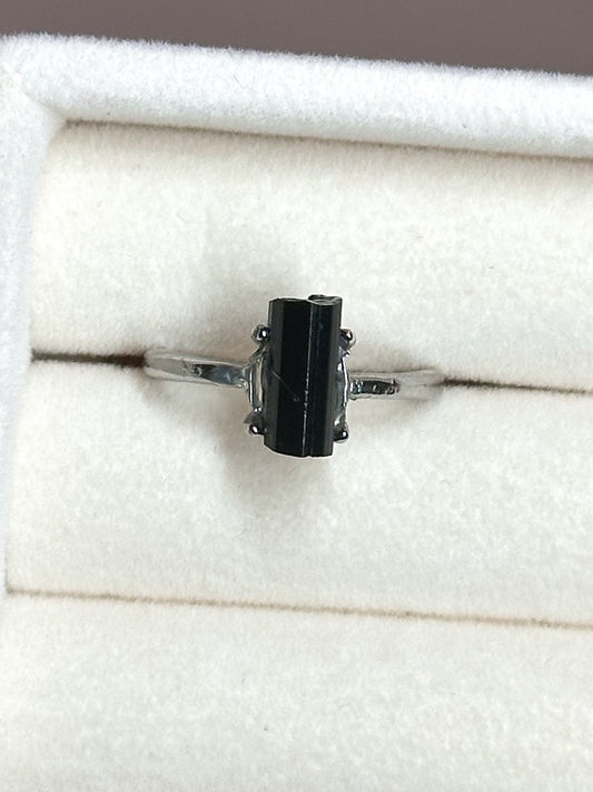 ANELLO IN TORMALINA NERA