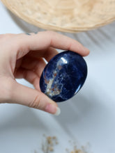 Carica l&#39;immagine nel visualizzatore di Gallery, Palmstone di Sodalite
