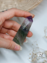 Carica l&#39;immagine nel visualizzatore di Gallery, Torre in Fluorite Arcobaleno
