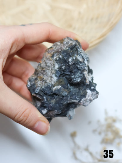 Specimen di Tormalina Nera (Schörl, Sciorlite) + Quarzo Ialino