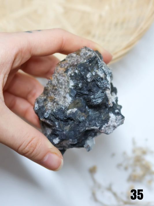 Specimen di Tormalina Nera (Schörl, Sciorlite) + Quarzo Ialino