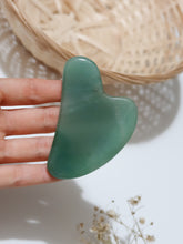 Carica l&#39;immagine nel visualizzatore di Gallery, Gua Sha in Avventurina Verde
