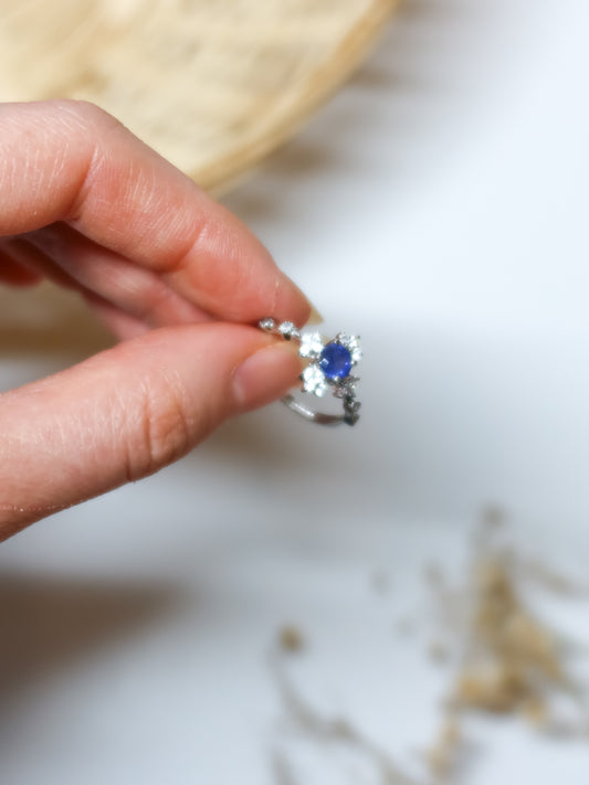 Anello in Zaffiro Blu a Croce