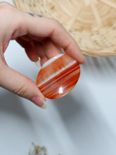 Carica l&#39;immagine nel visualizzatore di Gallery, Worry Stone in Corniola
