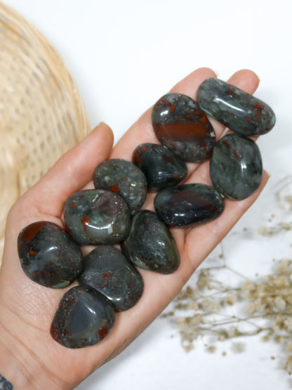 Eliotropio Burattato (Diaspro Sanguigno Seftonite, Bloodstone)