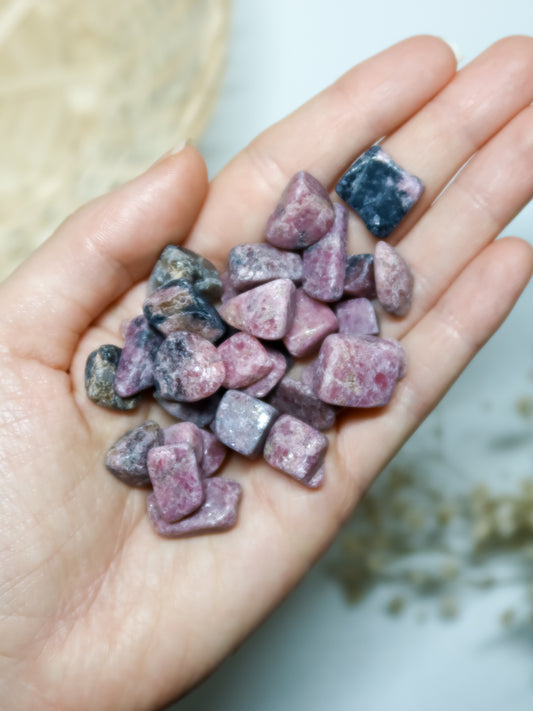 Chips in Rodonite (30gr)