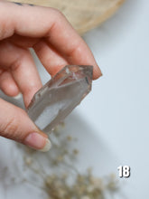 Carica l&#39;immagine nel visualizzatore di Gallery, Torre in Garden Quartz (Lodolite)
