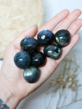 Carica l&#39;immagine nel visualizzatore di Gallery, Labradorite Burattata
