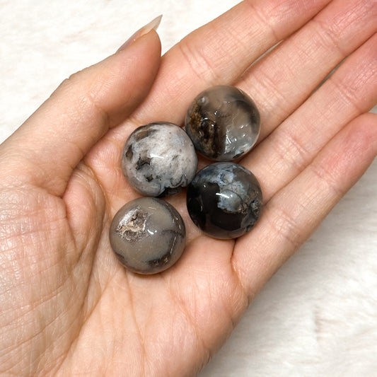 SFERA IN AGATA SAKURA NERA SMALL