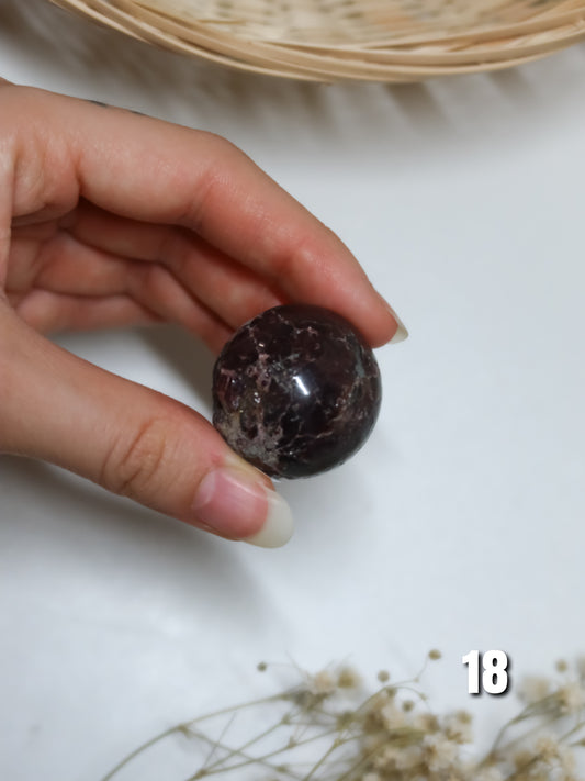 Sfera in Granato