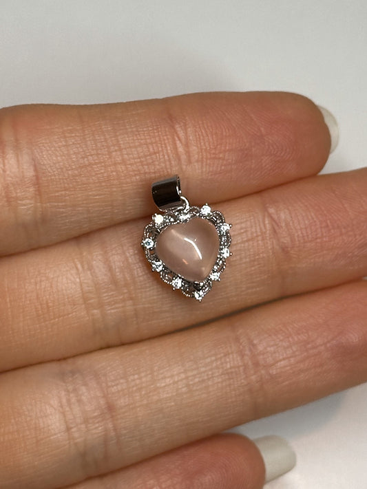 CIONDOLO IN QUARZO ROSA CUORE