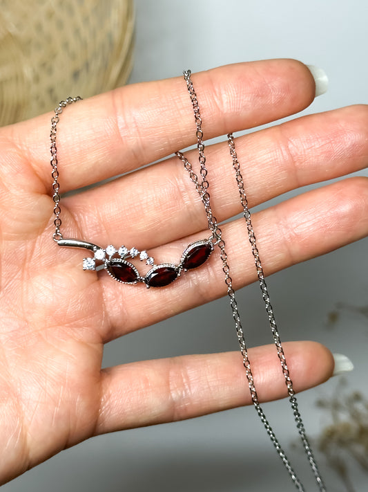 Collana in Granato