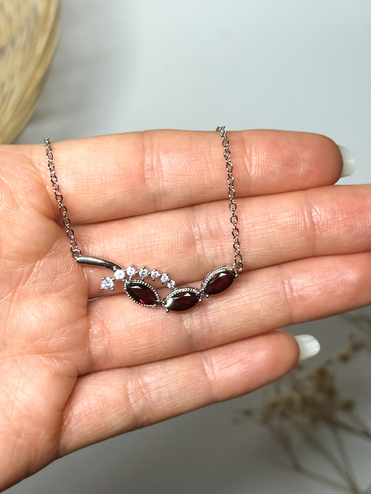Collana in Granato
