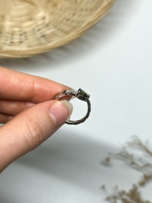 Anello in Diopside a Serpente