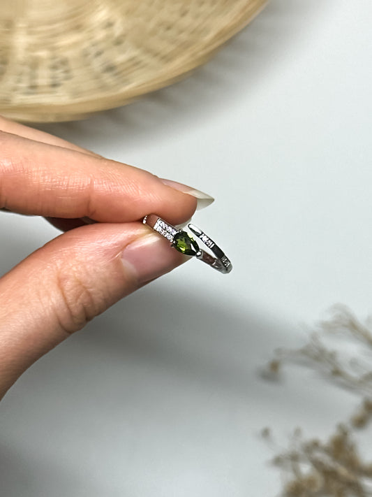 Anello in Diopside a Serpente